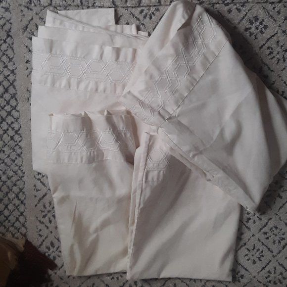 Bed sheet Set Bundle - Picture 3 of 5